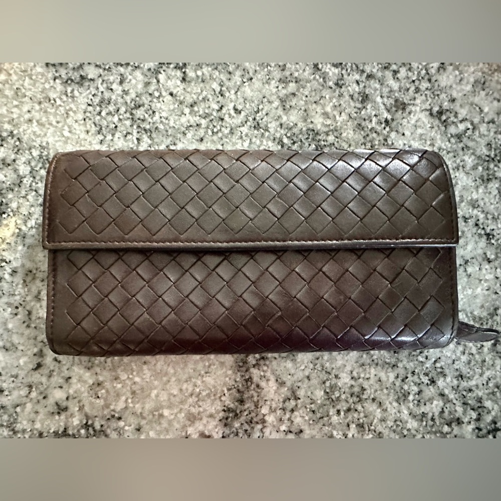 COPY - Bottega Veneta woven wallet ***ZIPPER IS BROKEN***
